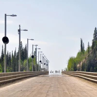 Die Yukon Bridge nördlich von Fairbanks führt den Dalton Highway über Alaskas bekanntesten Strohm