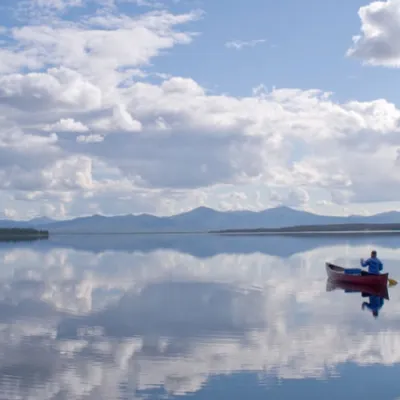 Kanutour über den Iniakuk Lake in der Wildnis Alaskas